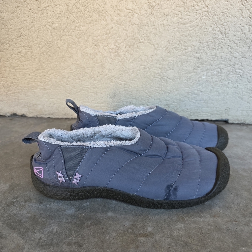 Keen Howser Quilted Slipper Loafer Shoe Insulated Women’s Sz 8
gray color